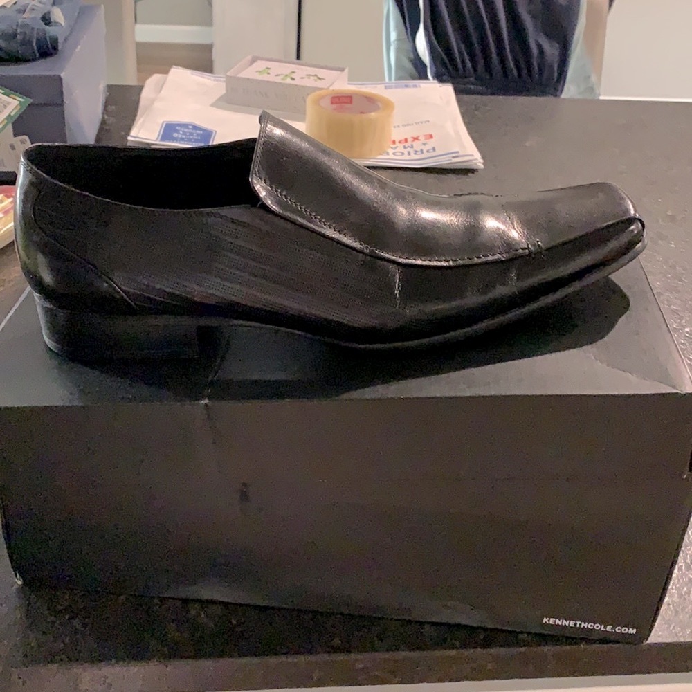 Brand new Kenneth Cole Magic One